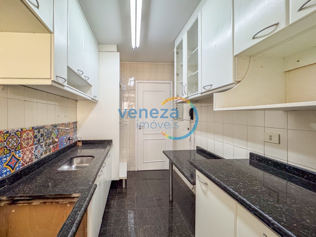 Apartamento à venda no bairro Centro de Londrina com 81.06m<sup>2</sup> útil, 3 quartos, 1 vaga de garagem