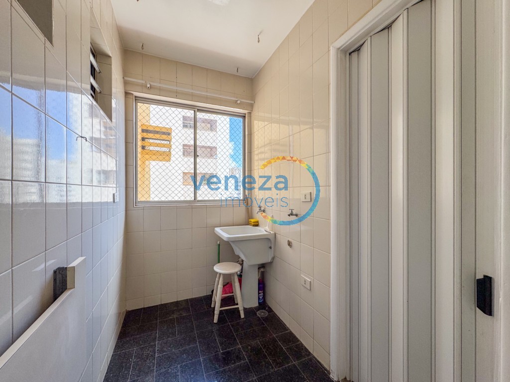 Apartamento à venda no bairro Centro de Londrina com 81.06m<sup>2</sup> útil, 3 quartos, 1 vaga de garagem