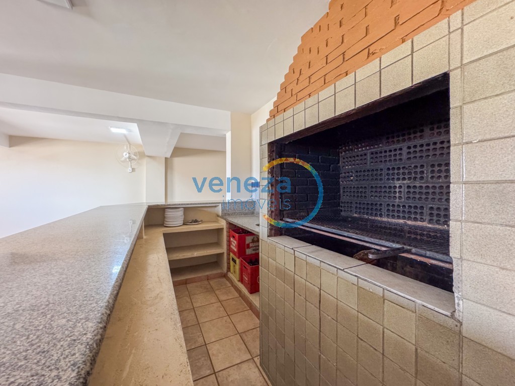 Apartamento à venda no bairro Centro de Londrina com 81.06m<sup>2</sup> útil, 3 quartos, 1 vaga de garagem