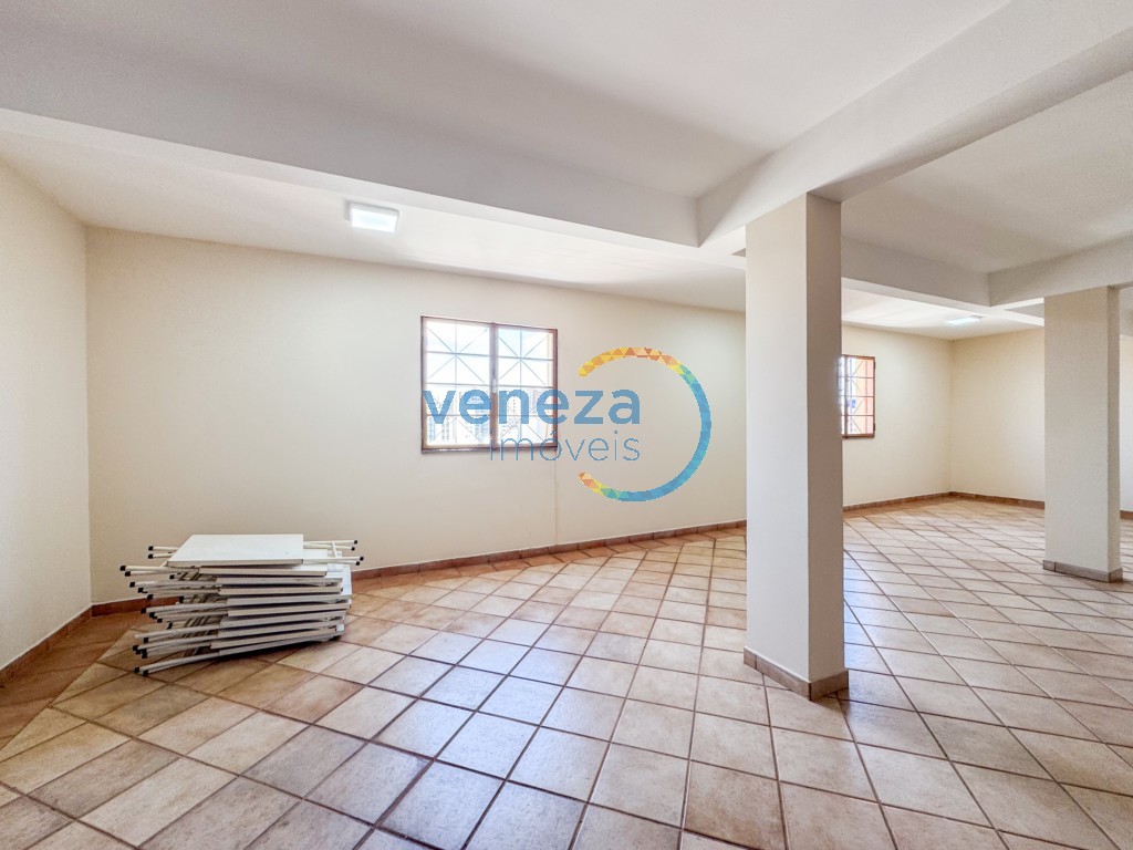Apartamento à venda no bairro Centro de Londrina com 81.06m<sup>2</sup> útil, 3 quartos, 1 vaga de garagem
