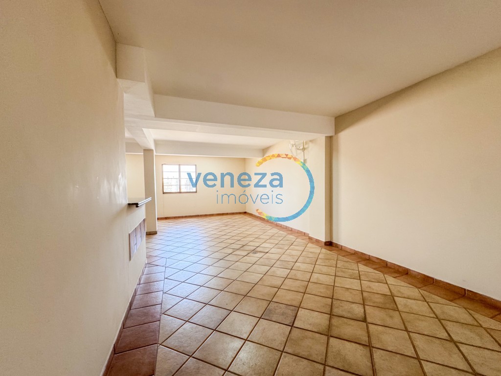Apartamento à venda no bairro Centro de Londrina com 81.06m<sup>2</sup> útil, 3 quartos, 1 vaga de garagem