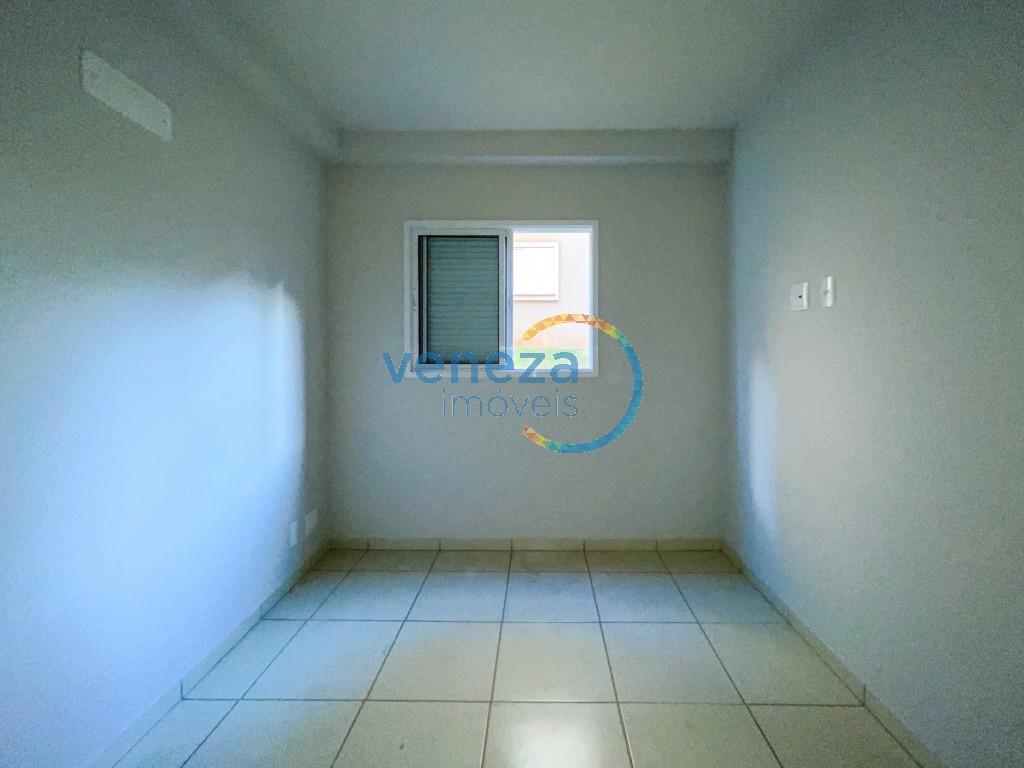 Apartamento à venda no bairro Gleba Esperanca de Londrina com 44m<sup>2</sup> útil, 2 quartos, 1 vaga de garagem