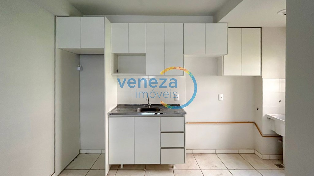 Apartamento à venda no bairro Gleba Esperanca de Londrina com 44m<sup>2</sup> útil, 2 quartos, 1 vaga de garagem