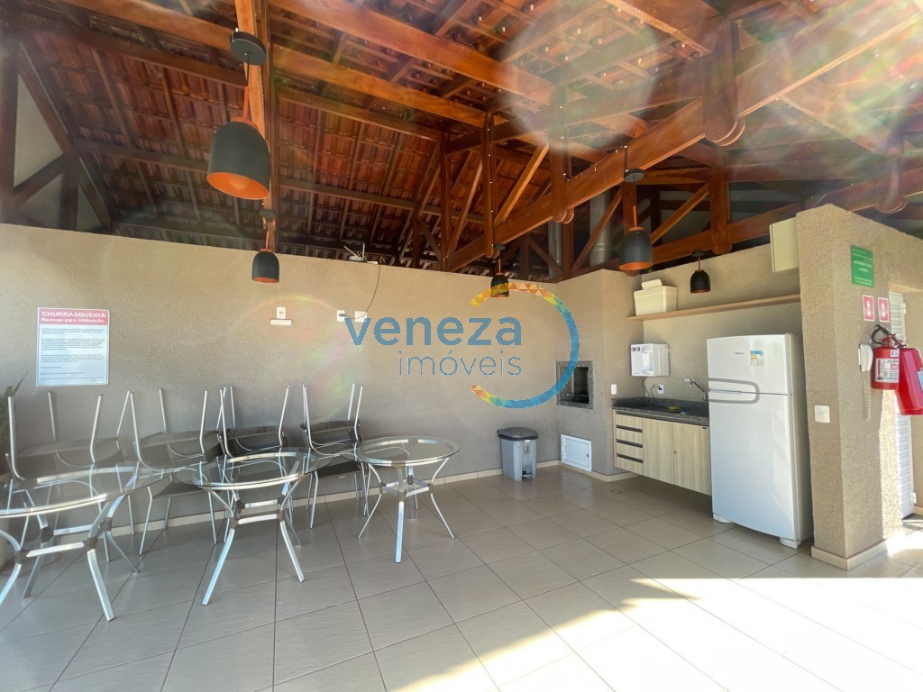 Apartamento à venda no bairro Gleba Esperanca de Londrina com 44m<sup>2</sup> útil, 2 quartos, 1 vaga de garagem