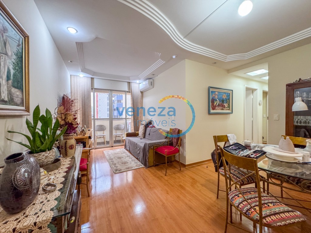Apartamento à venda no bairro Centro de Londrina com 76.81m<sup>2</sup> útil, 3 quartos, 1 vaga de garagem