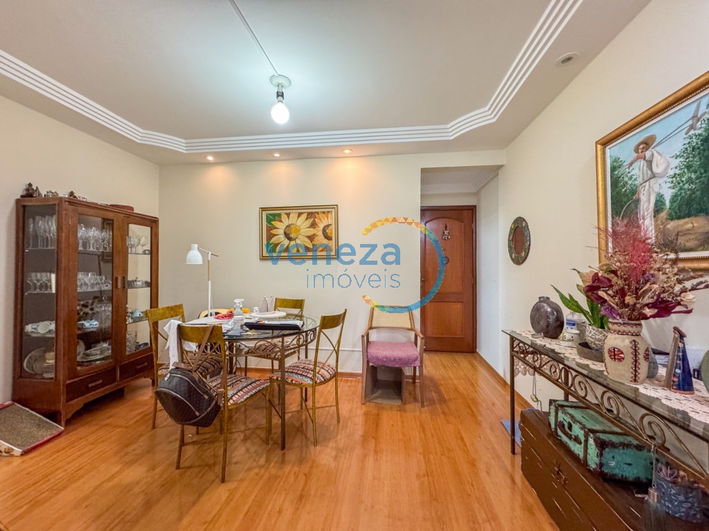 Apartamento à venda no bairro Centro de Londrina com 76.81m<sup>2</sup> útil, 3 quartos, 1 vaga de garagem