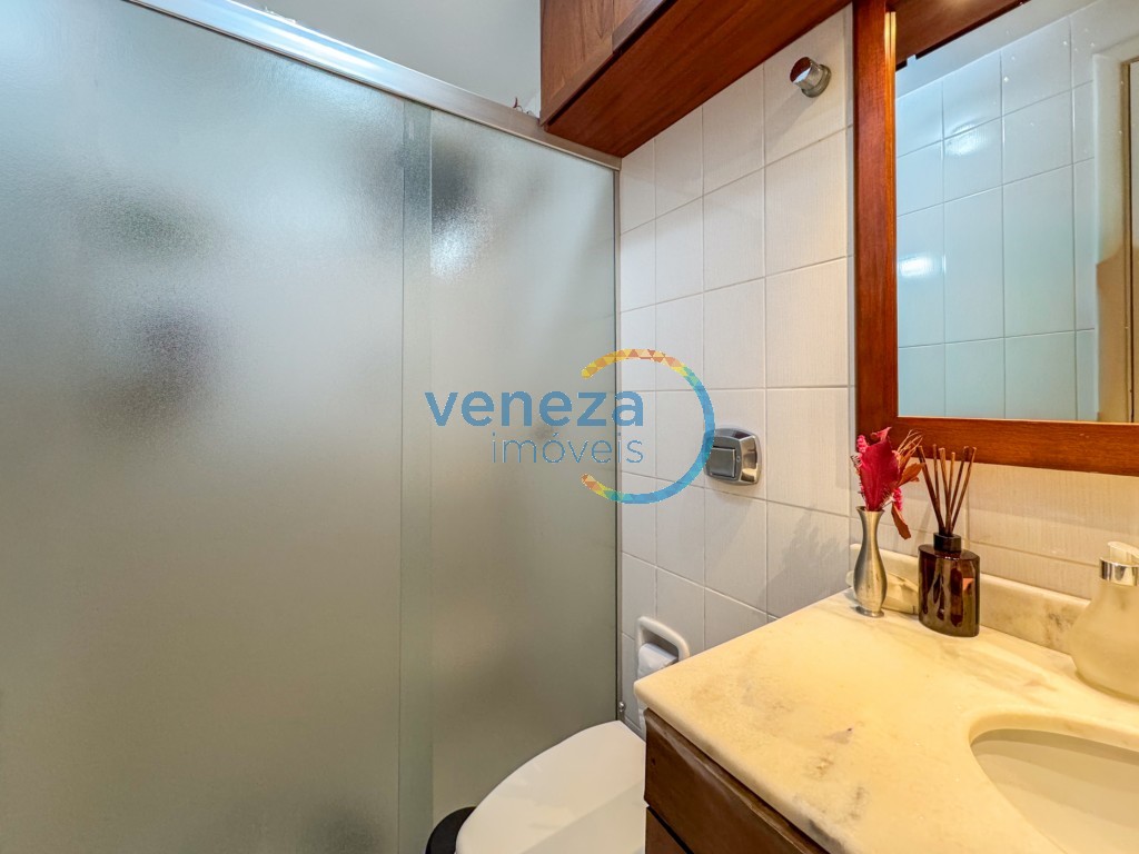 Apartamento à venda no bairro Centro de Londrina com 76.81m<sup>2</sup> útil, 3 quartos, 1 vaga de garagem
