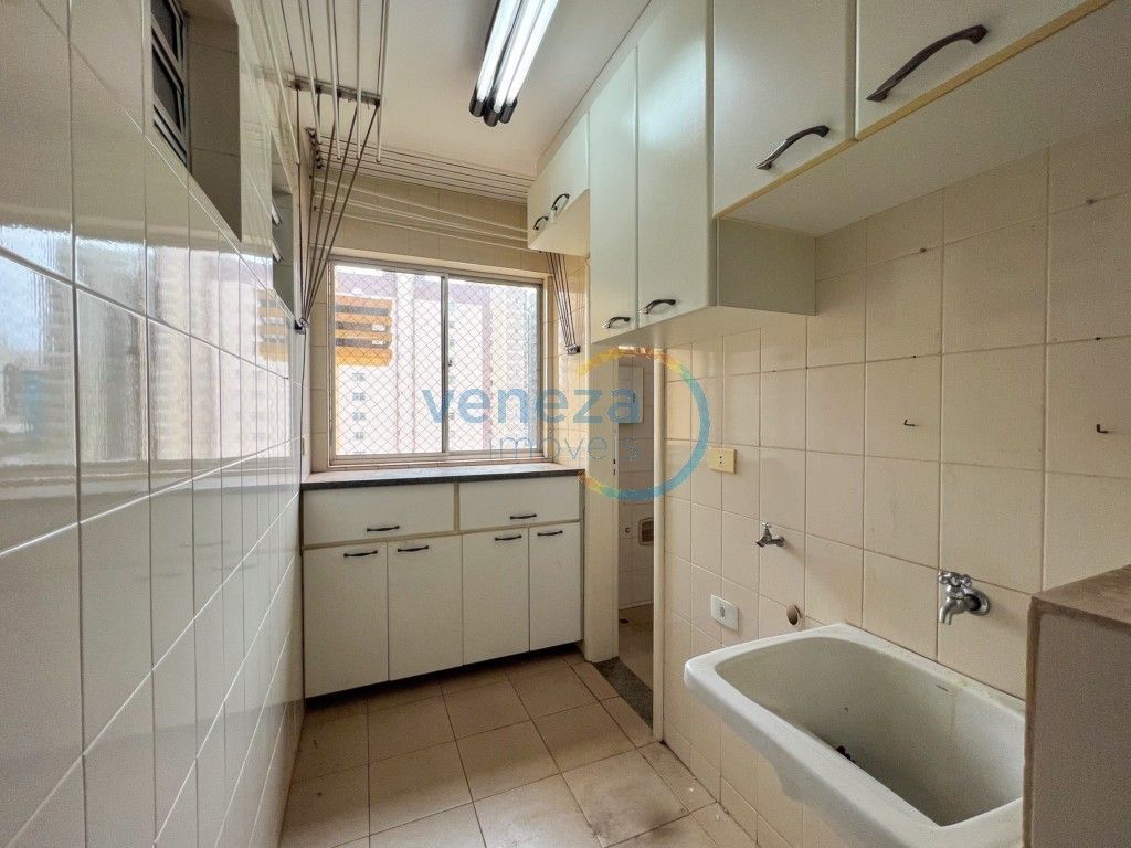 Apartamento à venda no bairro Centro de Londrina com 76.81m<sup>2</sup> útil, 3 quartos, 1 vaga de garagem