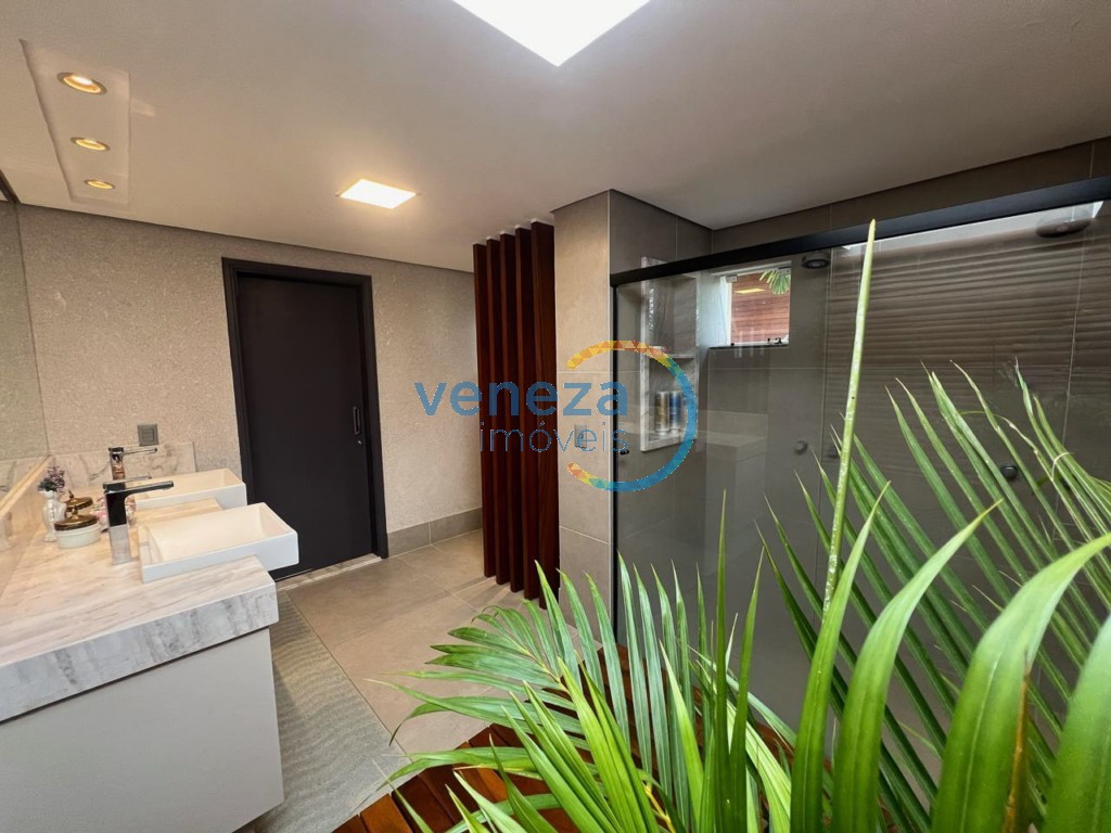 Casa Residencial à venda no bairro Gleba Palhano de Londrina com 485m<sup>2</sup> útil, 2 quartos, 2 vagas de garagem