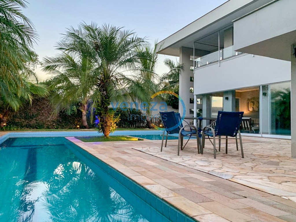 Casa Residencial à venda no bairro Gleba Palhano de Londrina com 485m<sup>2</sup> útil, 2 quartos, 2 vagas de garagem