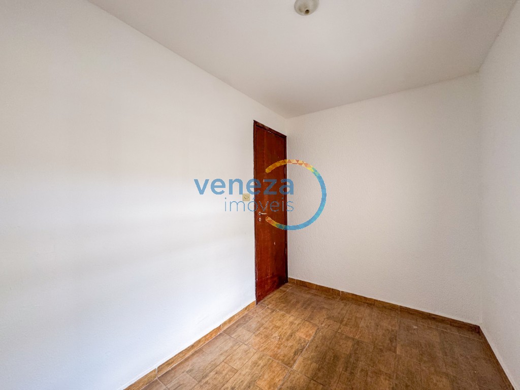 Casa Residencial à venda no bairro Ernani de Moura Lima de Londrina com 150m<sup>2</sup> útil, 3 quartos, 1 vaga de garagem