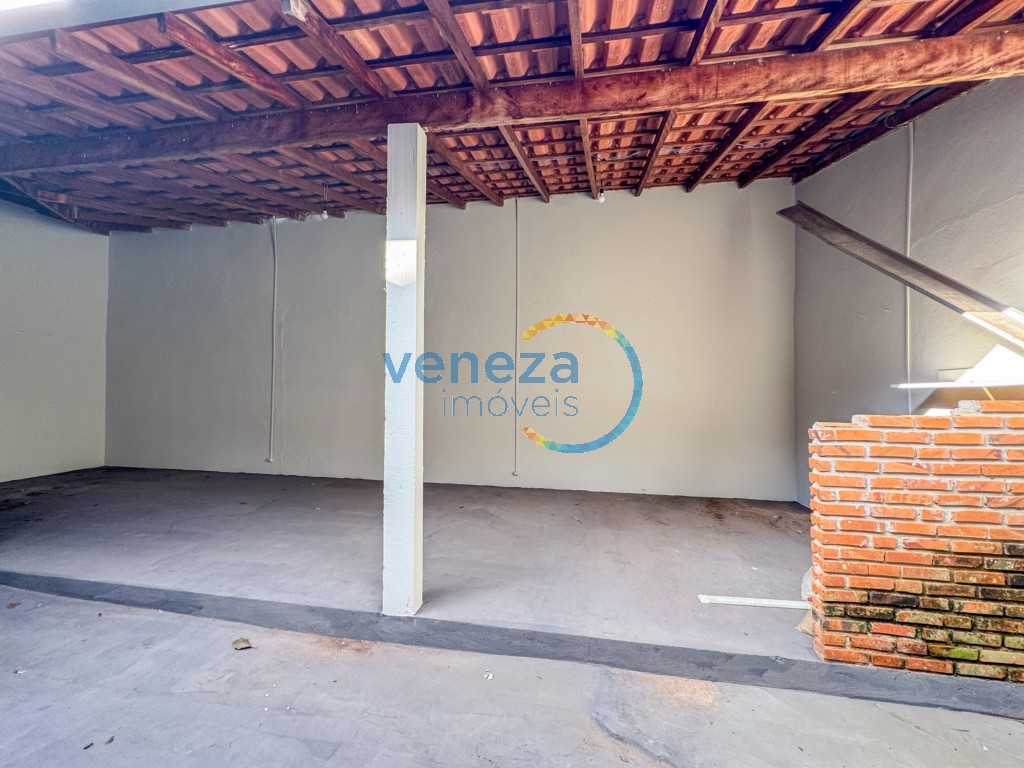 Casa Residencial à venda no bairro Ernani de Moura Lima de Londrina com 150m<sup>2</sup> útil, 3 quartos, 1 vaga de garagem