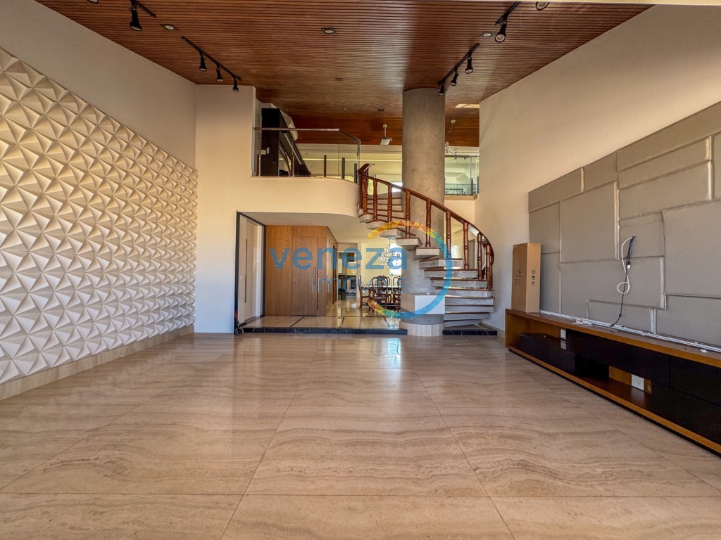 Apartamento à venda no bairro Centro de Londrina com 318.57m<sup>2</sup> útil, 4 quartos, 3 vagas de garagem