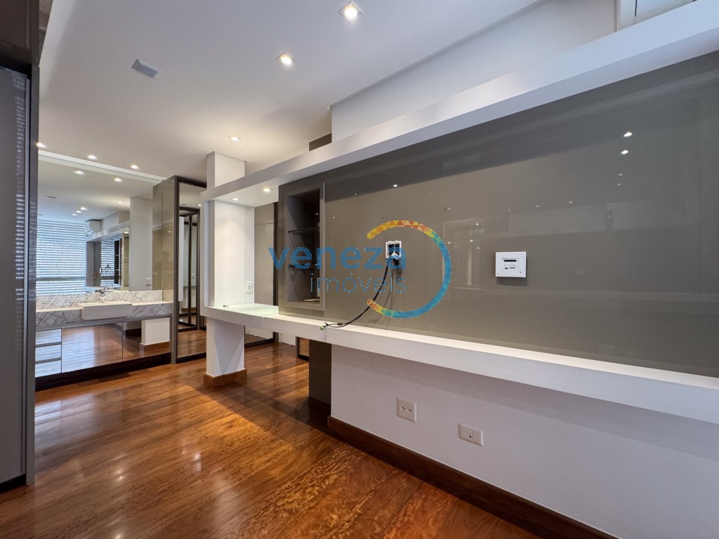 Apartamento à venda no bairro Centro de Londrina com 318.57m<sup>2</sup> útil, 4 quartos, 3 vagas de garagem