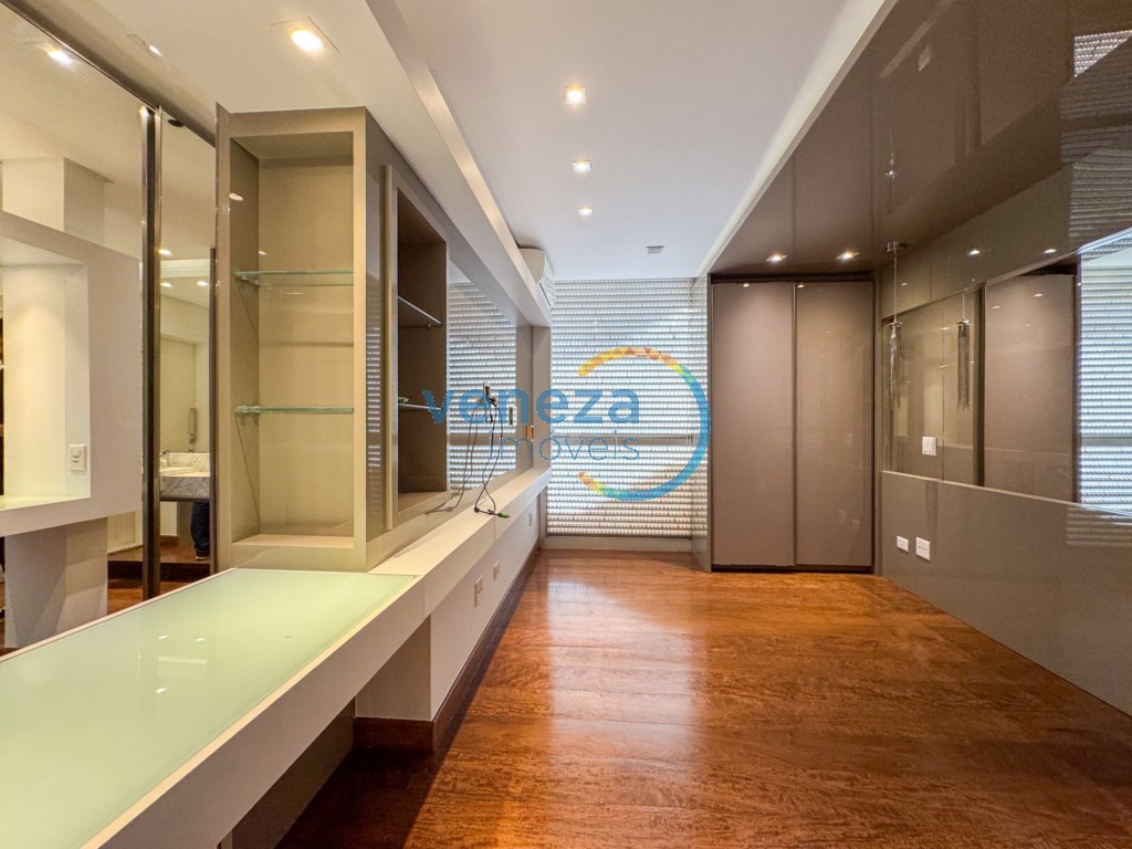 Apartamento à venda no bairro Centro de Londrina com 318.57m<sup>2</sup> útil, 4 quartos, 3 vagas de garagem