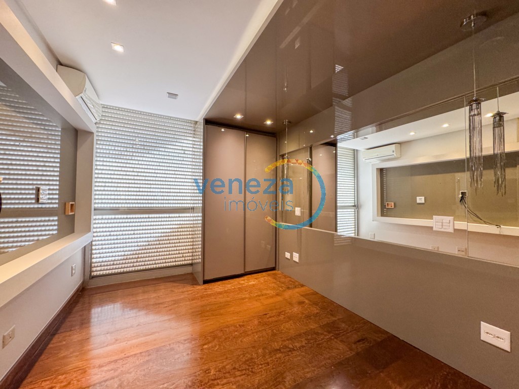 Apartamento à venda no bairro Centro de Londrina com 318.57m<sup>2</sup> útil, 4 quartos, 3 vagas de garagem