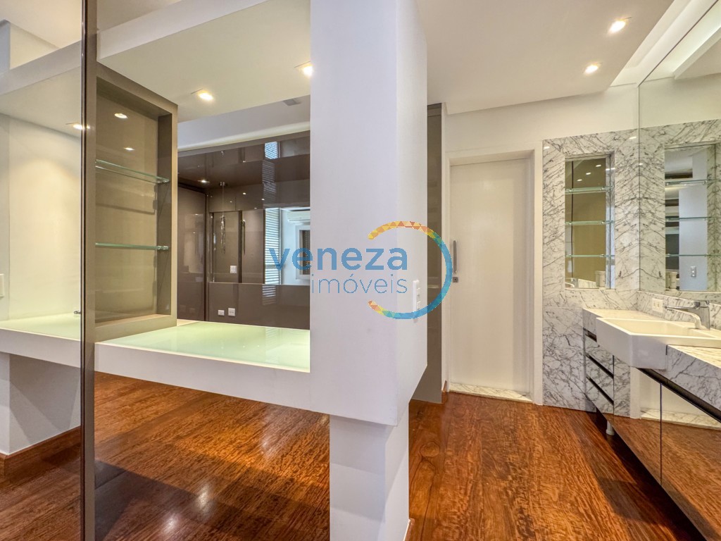 Apartamento à venda no bairro Centro de Londrina com 318.57m<sup>2</sup> útil, 4 quartos, 3 vagas de garagem