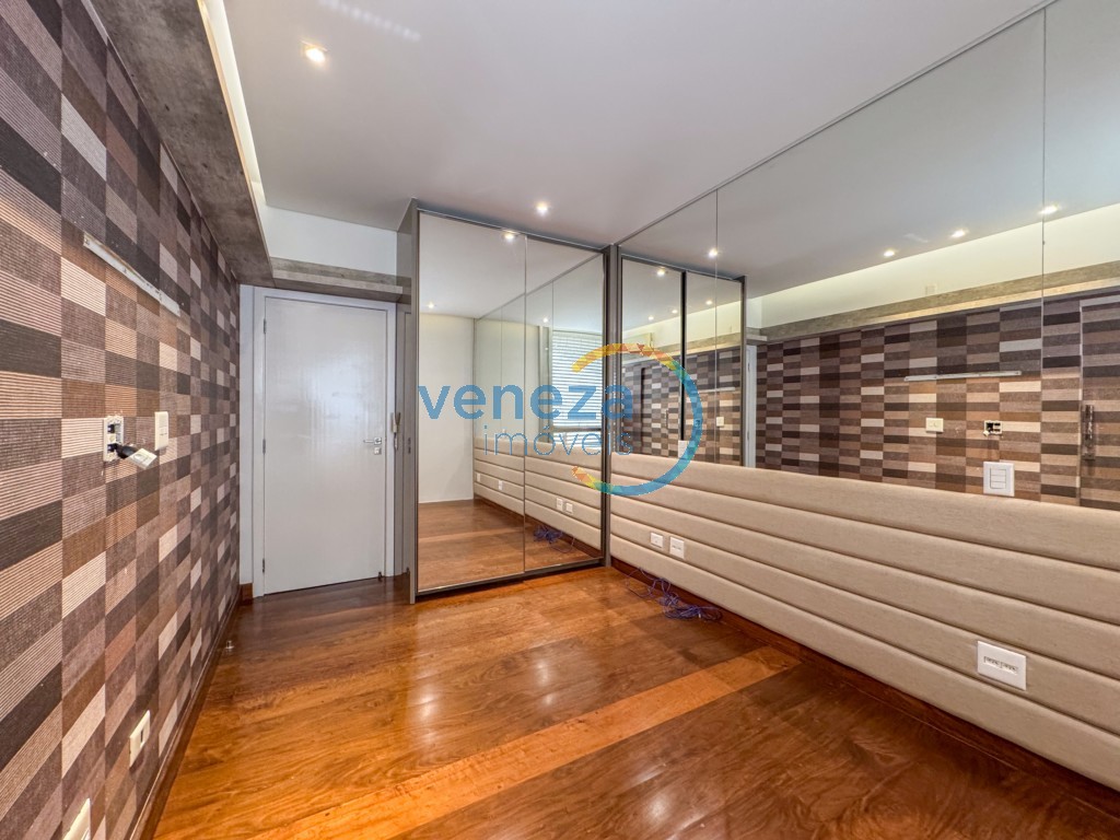 Apartamento à venda no bairro Centro de Londrina com 318.57m<sup>2</sup> útil, 4 quartos, 3 vagas de garagem