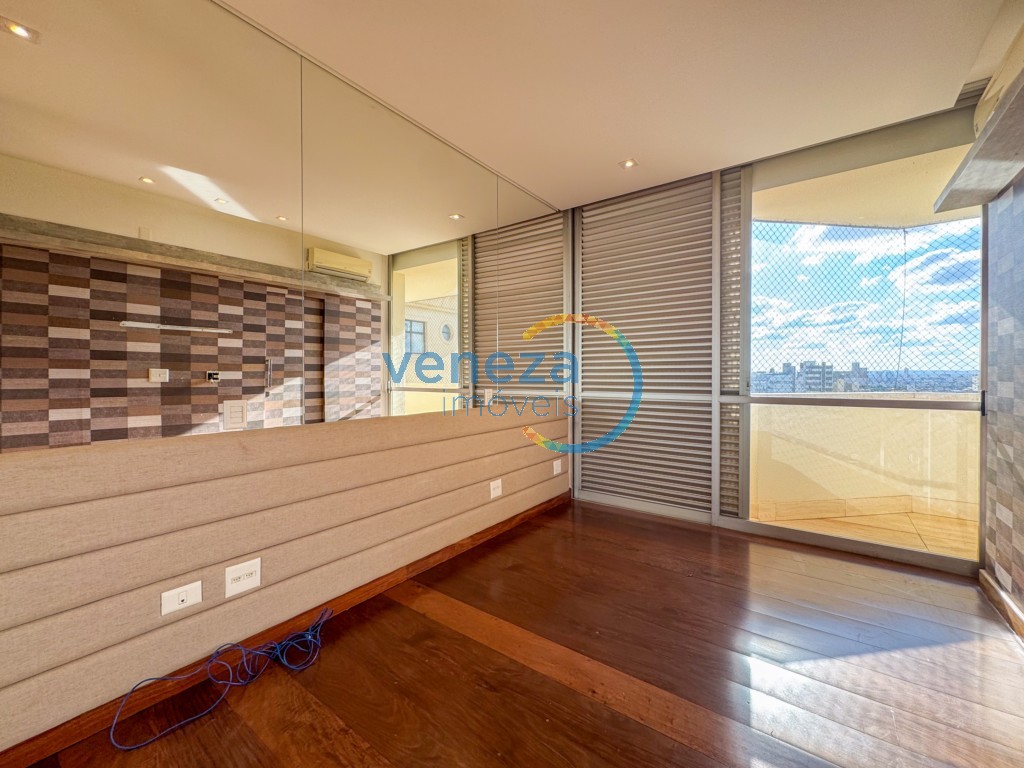 Apartamento à venda no bairro Centro de Londrina com 318.57m<sup>2</sup> útil, 4 quartos, 3 vagas de garagem