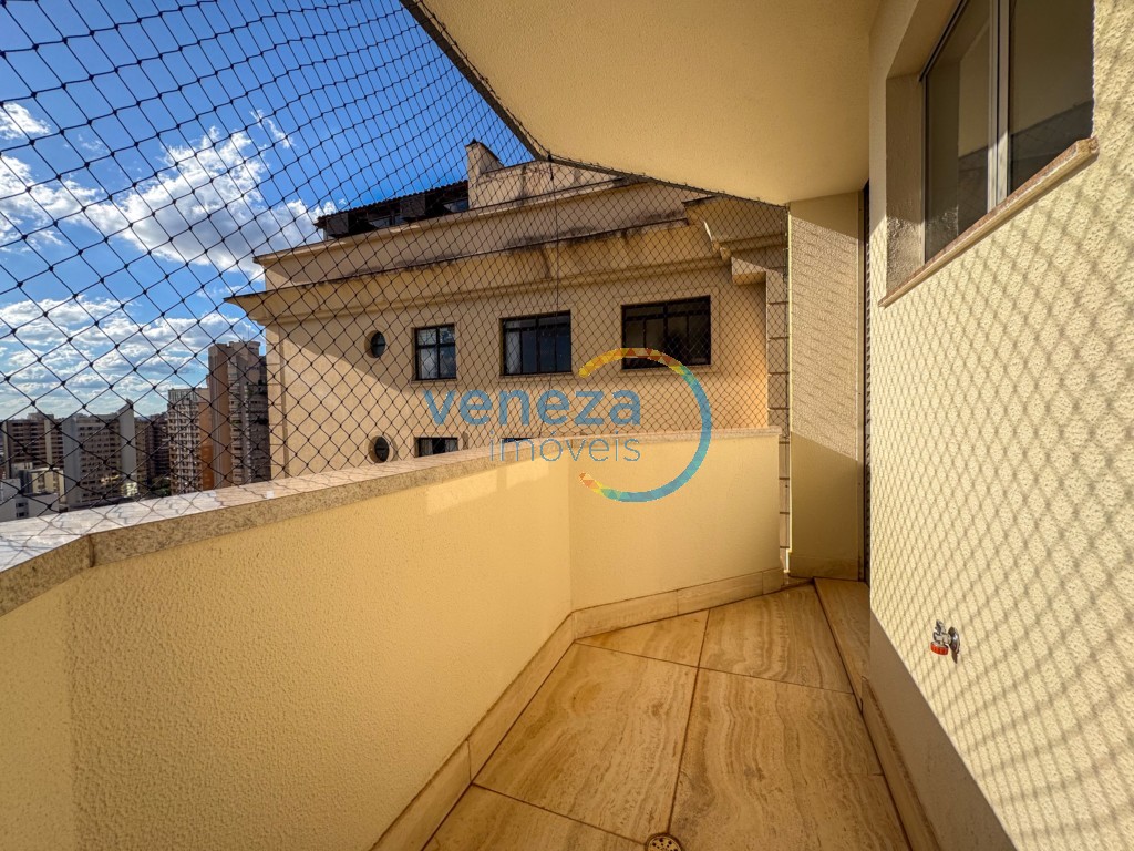 Apartamento à venda no bairro Centro de Londrina com 318.57m<sup>2</sup> útil, 4 quartos, 3 vagas de garagem