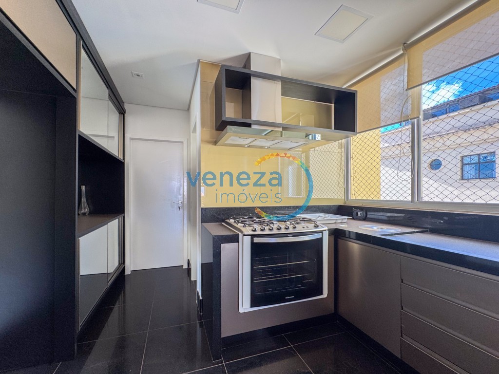 Apartamento à venda no bairro Centro de Londrina com 318.57m<sup>2</sup> útil, 4 quartos, 3 vagas de garagem