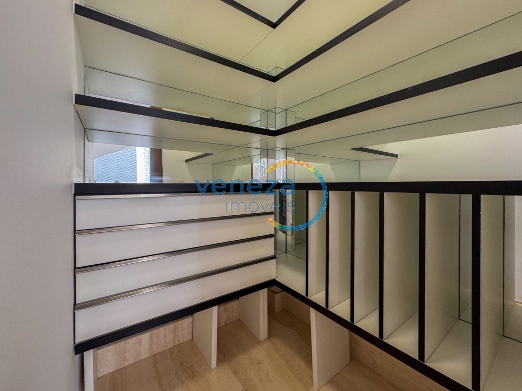 Apartamento à venda no bairro Centro de Londrina com 318.57m<sup>2</sup> útil, 4 quartos, 3 vagas de garagem