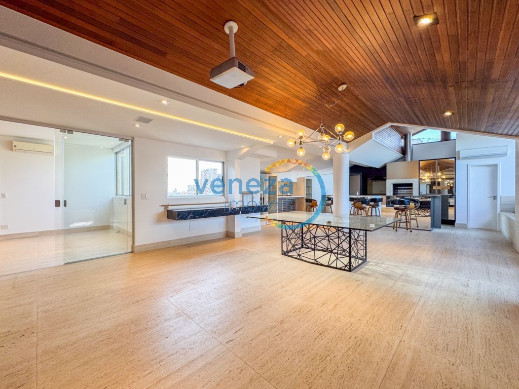 Apartamento à venda no bairro Centro de Londrina com 318.57m<sup>2</sup> útil, 4 quartos, 3 vagas de garagem