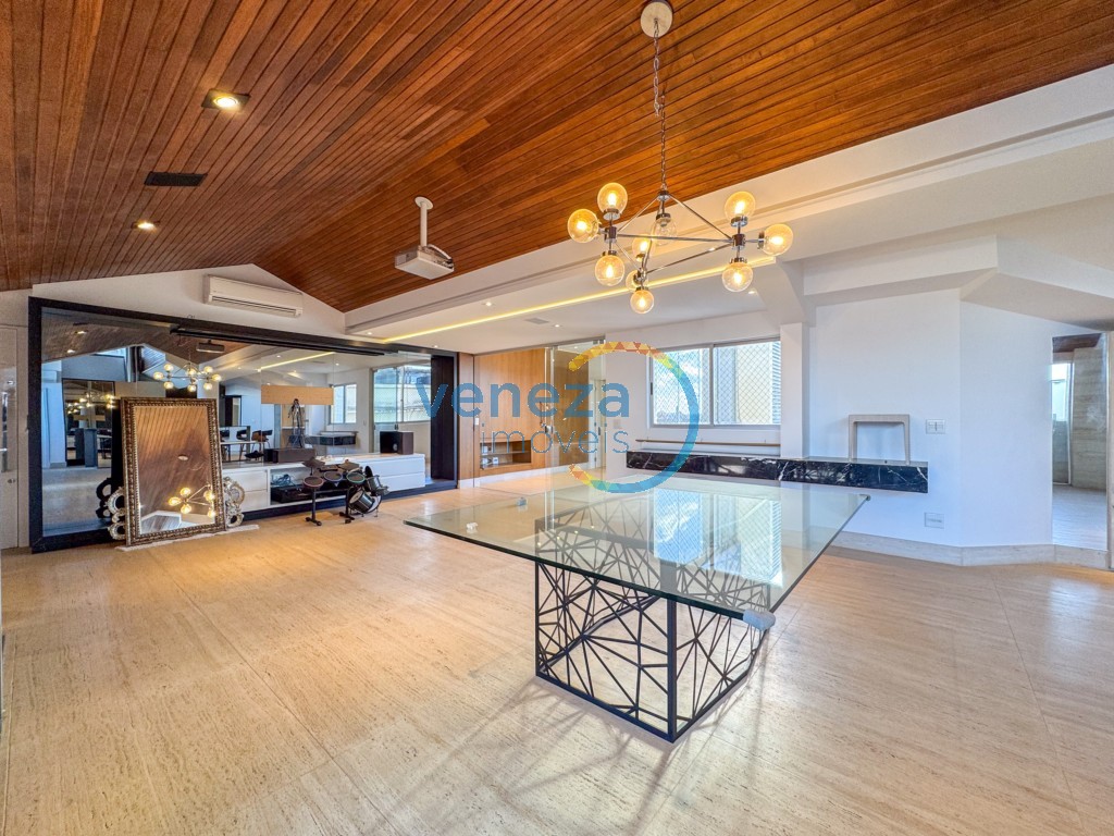 Apartamento à venda no bairro Centro de Londrina com 318.57m<sup>2</sup> útil, 4 quartos, 3 vagas de garagem