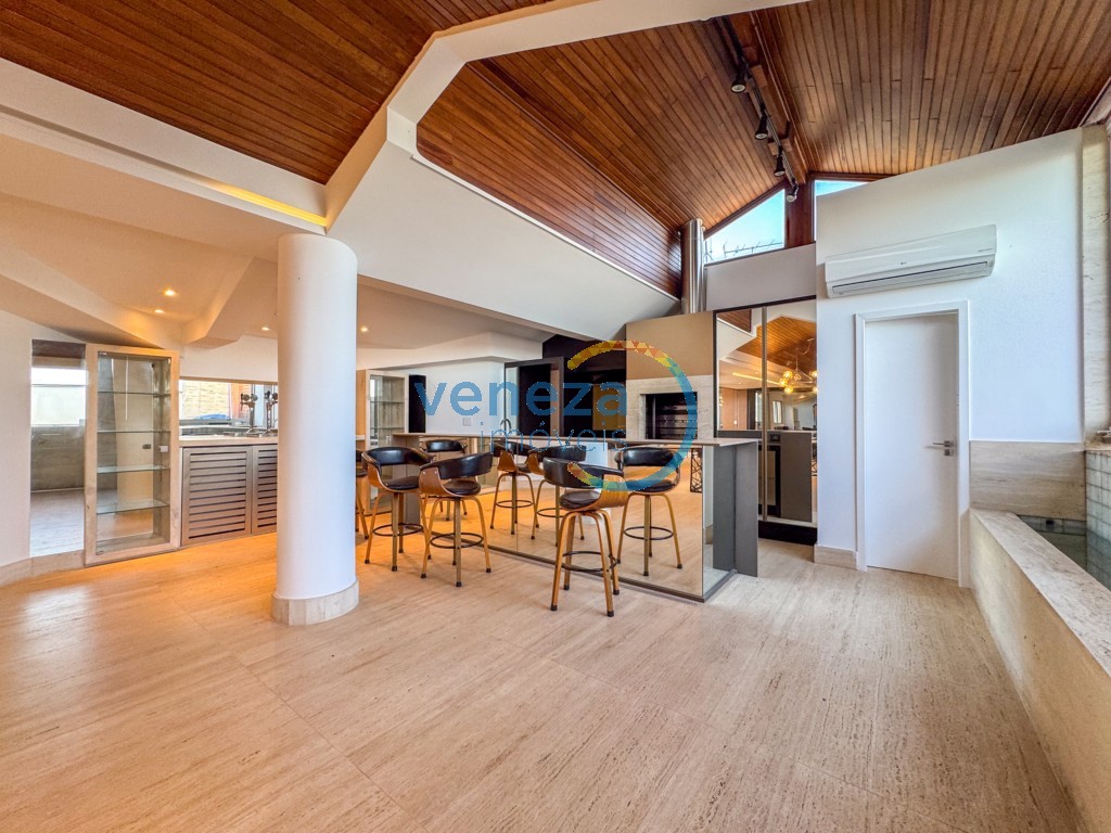 Apartamento à venda no bairro Centro de Londrina com 318.57m<sup>2</sup> útil, 4 quartos, 3 vagas de garagem