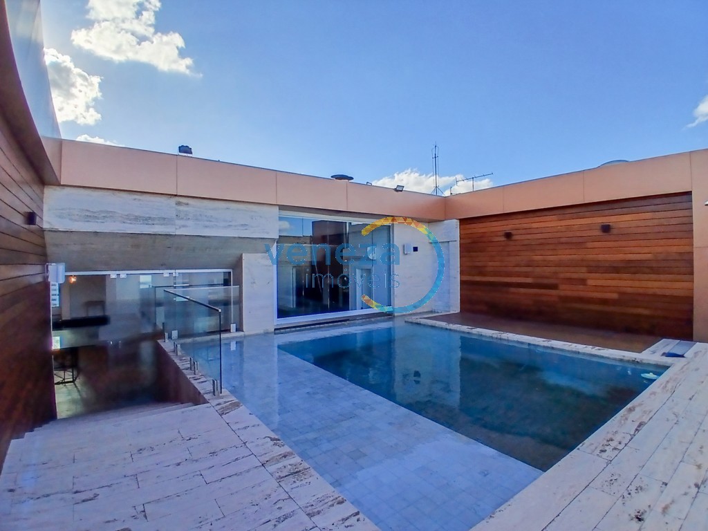 Apartamento à venda no bairro Centro de Londrina com 318.57m<sup>2</sup> útil, 4 quartos, 3 vagas de garagem