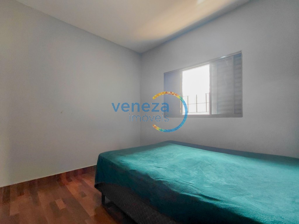 Casa Residencial à venda no bairro Universidade de Londrina com 57.64m<sup>2</sup> útil, 2 quartos, 1 vaga de garagem