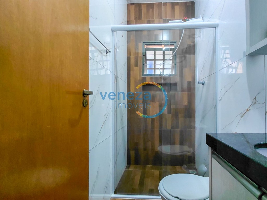 Casa Residencial à venda no bairro Universidade de Londrina com 57.64m<sup>2</sup> útil, 2 quartos, 1 vaga de garagem