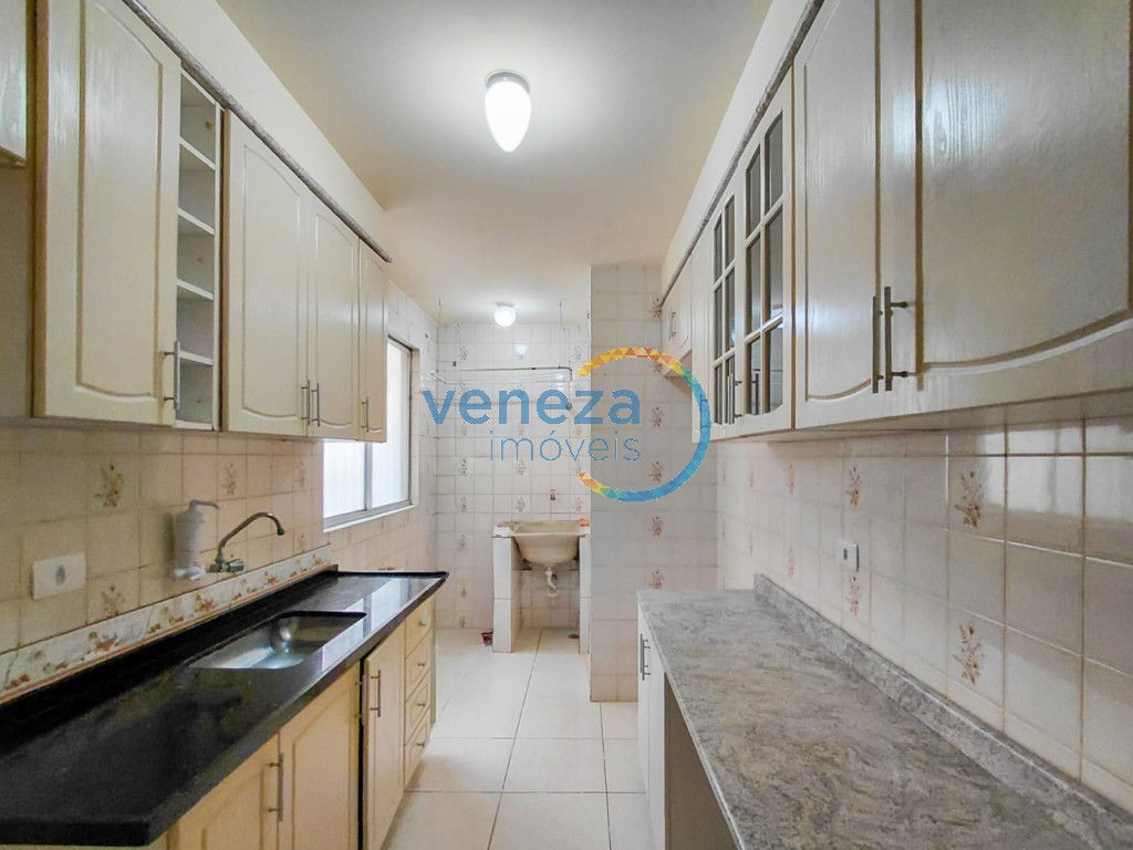 Apartamento à venda no bairro Jamaica de Londrina com 70.07m<sup>2</sup> útil, 3 quartos, 1 vaga de garagem