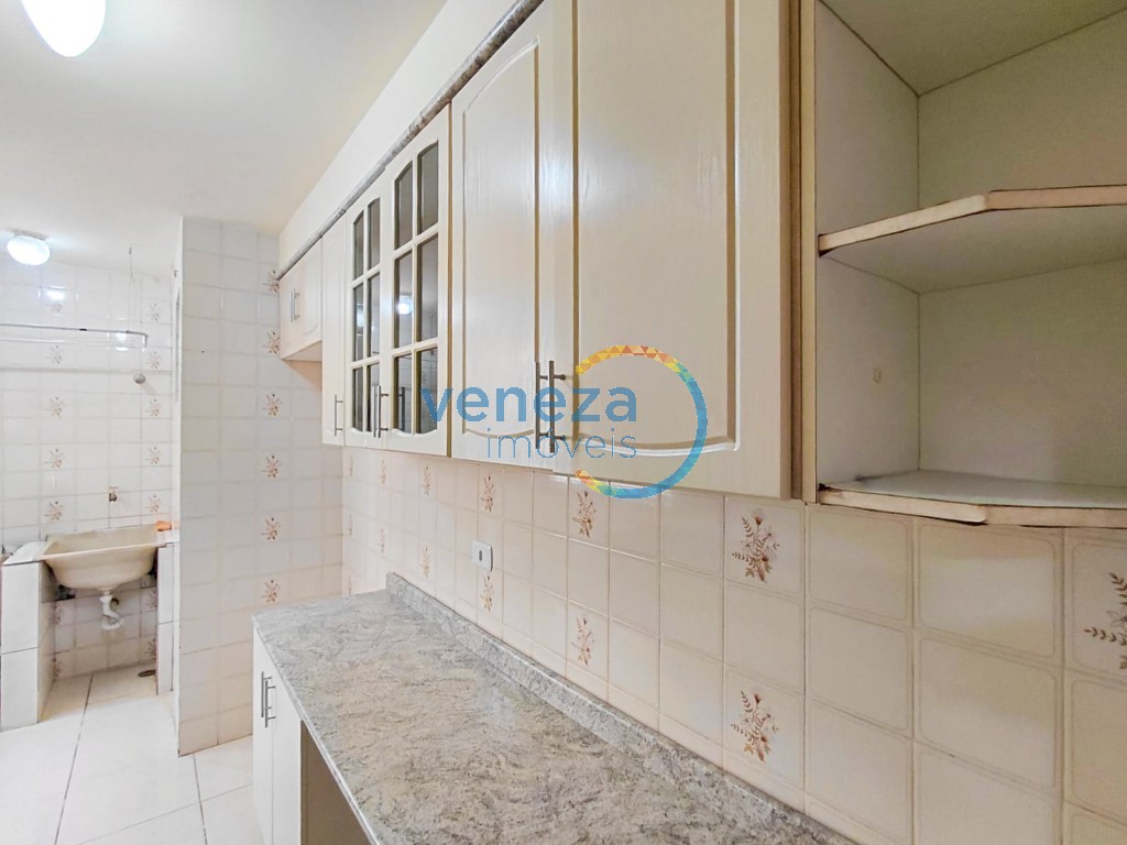 Apartamento à venda no bairro Jamaica de Londrina com 70.07m<sup>2</sup> útil, 3 quartos, 1 vaga de garagem