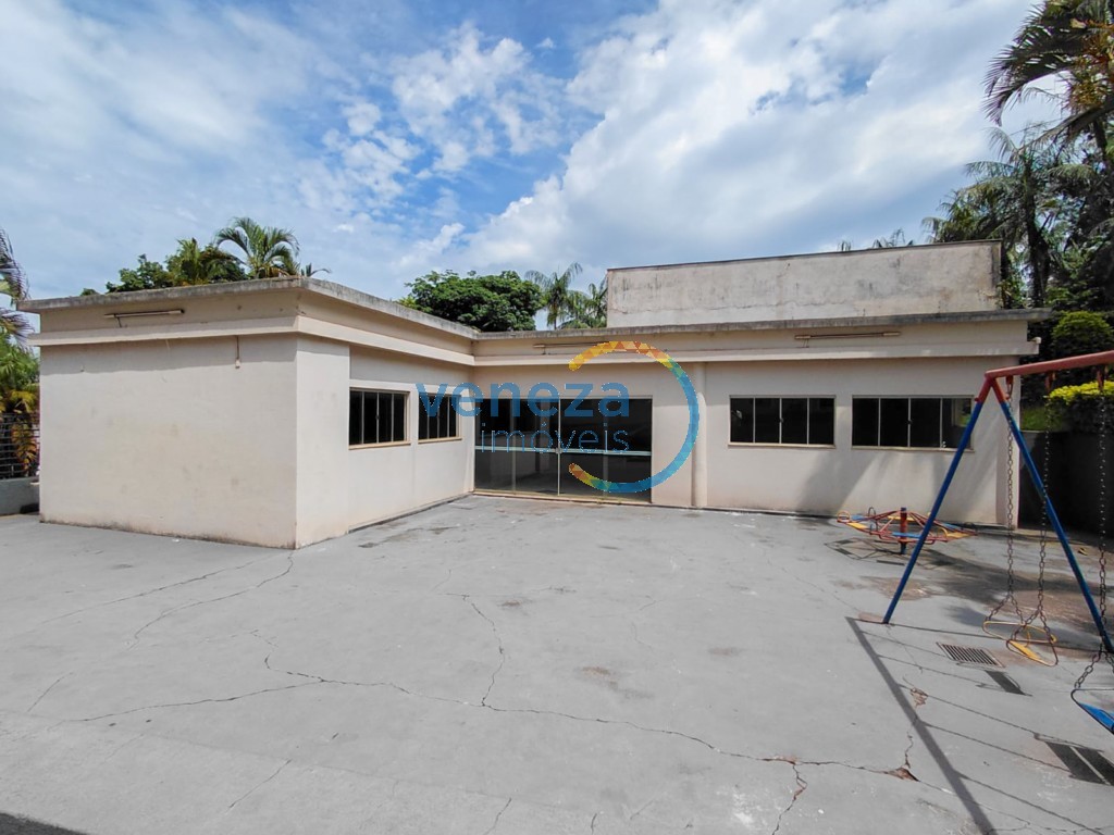 Apartamento à venda no bairro Jamaica de Londrina com 70.07m<sup>2</sup> útil, 3 quartos, 1 vaga de garagem