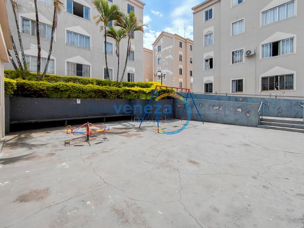 Apartamento à venda no bairro Jamaica de Londrina com 70.07m<sup>2</sup> útil, 3 quartos, 1 vaga de garagem