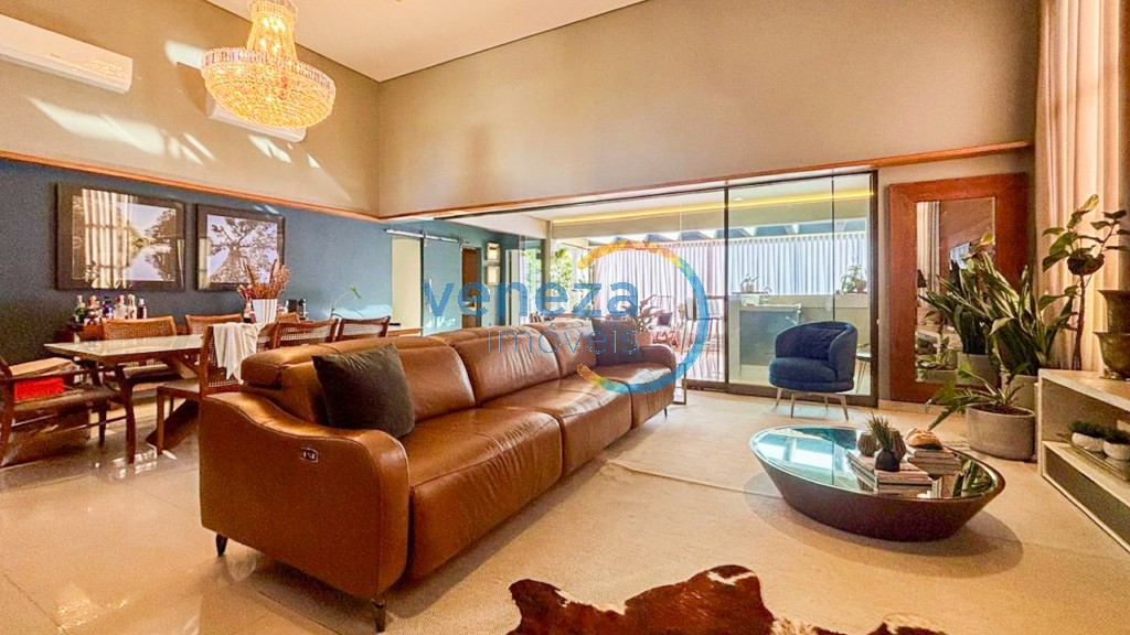 Casa Residencial à venda no bairro Gleba Palhano de Londrina com 250m<sup>2</sup> útil, 3 quartos, 4 vagas de garagem