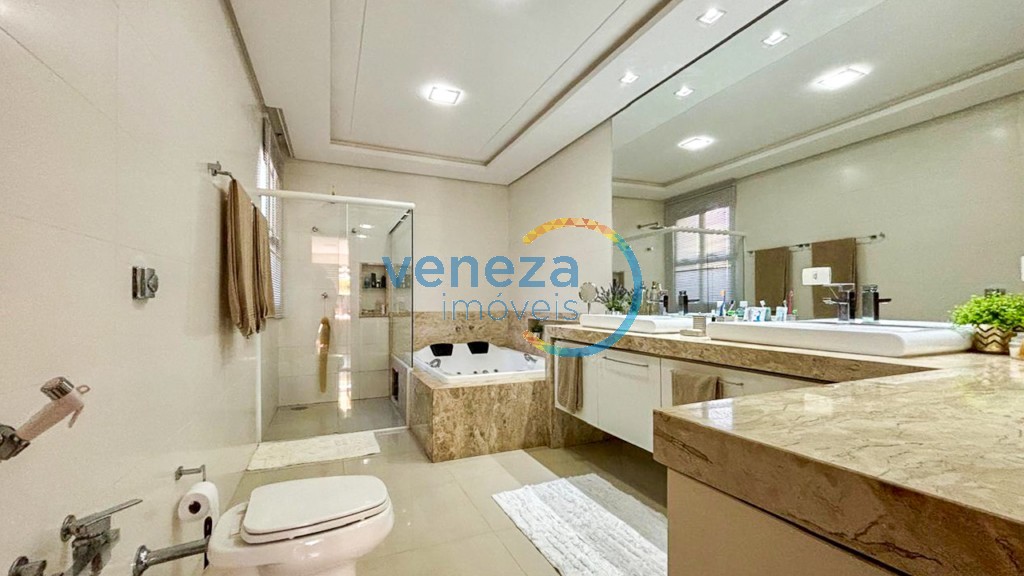 Casa Residencial à venda no bairro Gleba Palhano de Londrina com 250m<sup>2</sup> útil, 3 quartos, 4 vagas de garagem