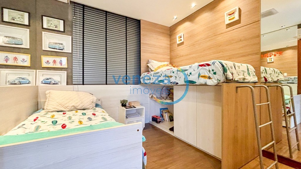 Casa Residencial à venda no bairro Gleba Palhano de Londrina com 250m<sup>2</sup> útil, 3 quartos, 4 vagas de garagem