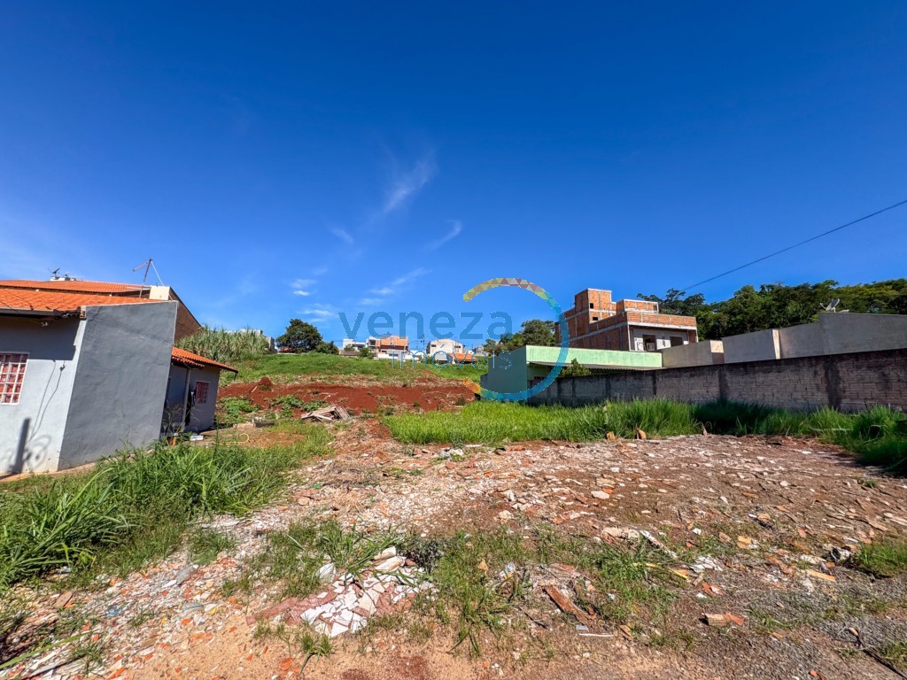 Terreno à venda no bairro Parque Leblon de Londrina com 266.82m<sup>2</sup> total