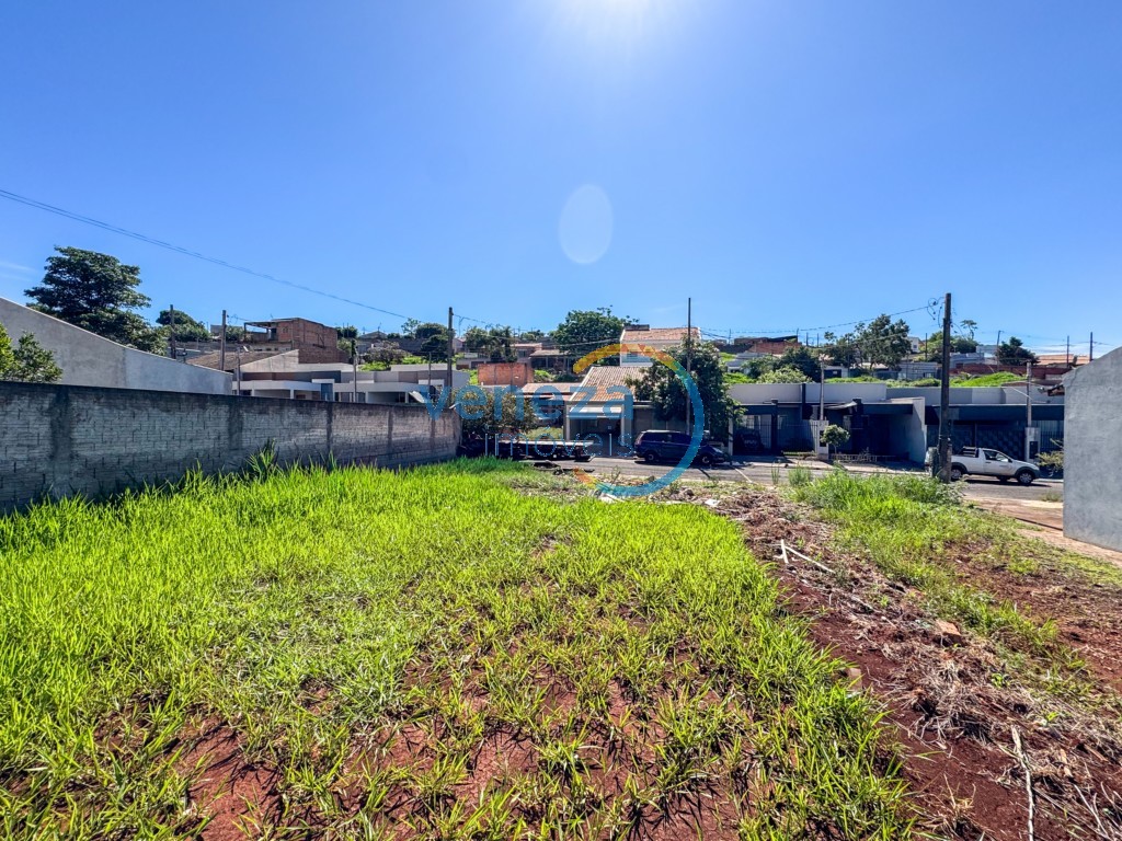 Terreno à venda no bairro Parque Leblon de Londrina com 266.82m<sup>2</sup> total
