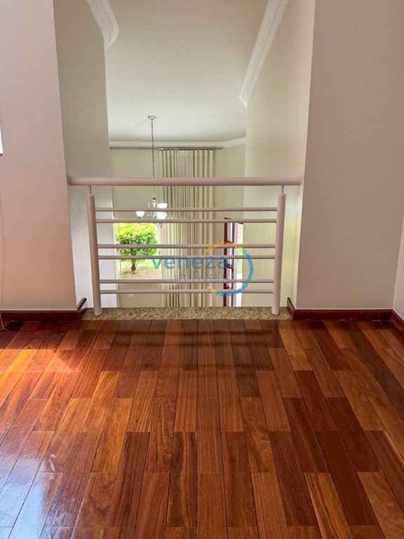 Casa Residencial para locação no bairro Aragarca de Londrina com 205m<sup>2</sup> útil, 4 quartos, 4 vagas de garagem