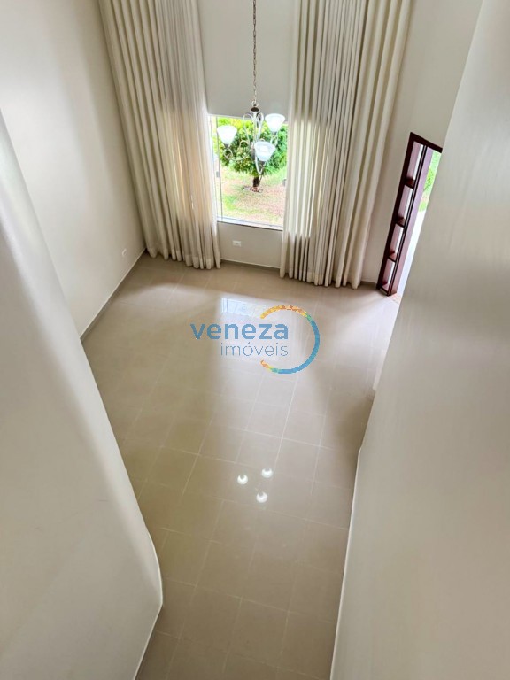 Casa Residencial para locação no bairro Aragarca de Londrina com 205m<sup>2</sup> útil, 4 quartos, 4 vagas de garagem