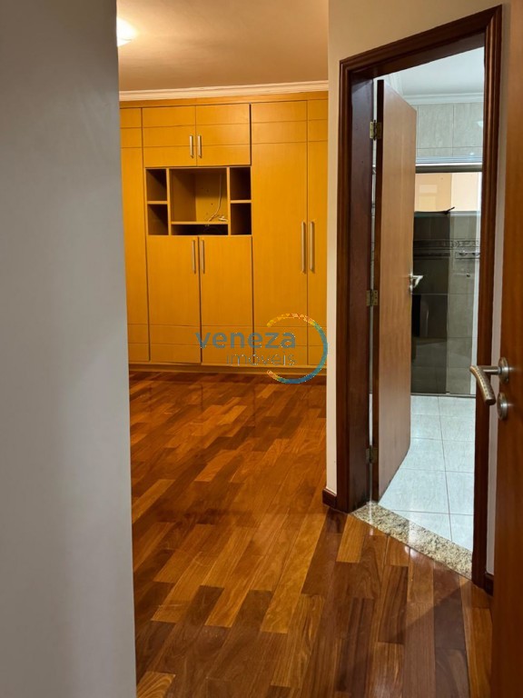 Casa Residencial para locação no bairro Aragarca de Londrina com 205m<sup>2</sup> útil, 4 quartos, 4 vagas de garagem