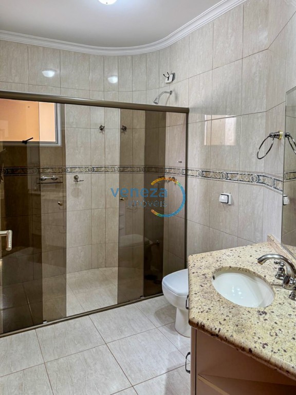 Casa Residencial para locação no bairro Aragarca de Londrina com 205m<sup>2</sup> útil, 4 quartos, 4 vagas de garagem