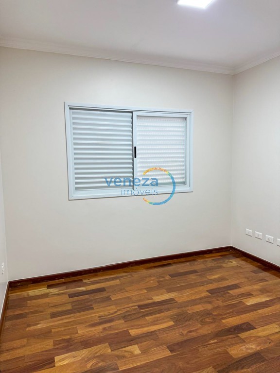 Casa Residencial para locação no bairro Aragarca de Londrina com 205m<sup>2</sup> útil, 4 quartos, 4 vagas de garagem