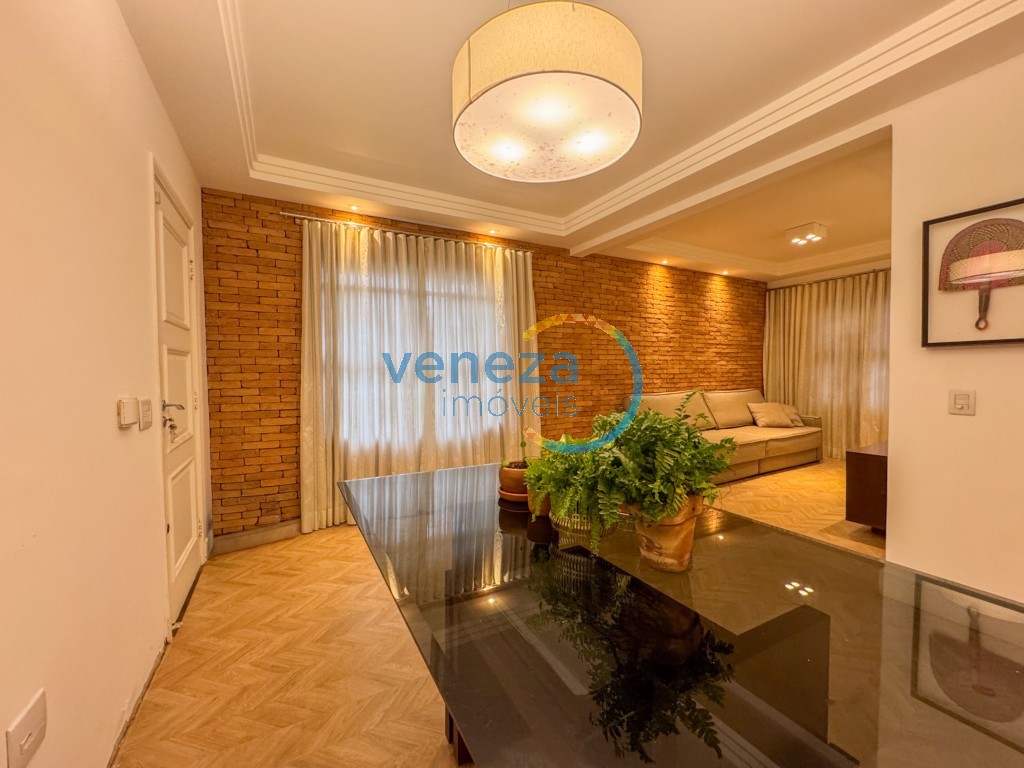 Casa Residencial à venda no bairro Higienopolis de Londrina com 150.96m<sup>2</sup> útil, 3 quartos, 2 vagas de garagem