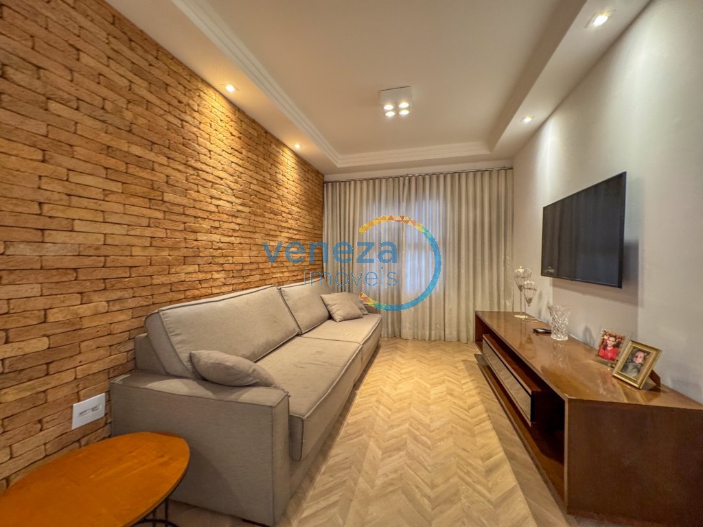 Casa Residencial à venda no bairro Higienopolis de Londrina com 150.96m<sup>2</sup> útil, 3 quartos, 2 vagas de garagem