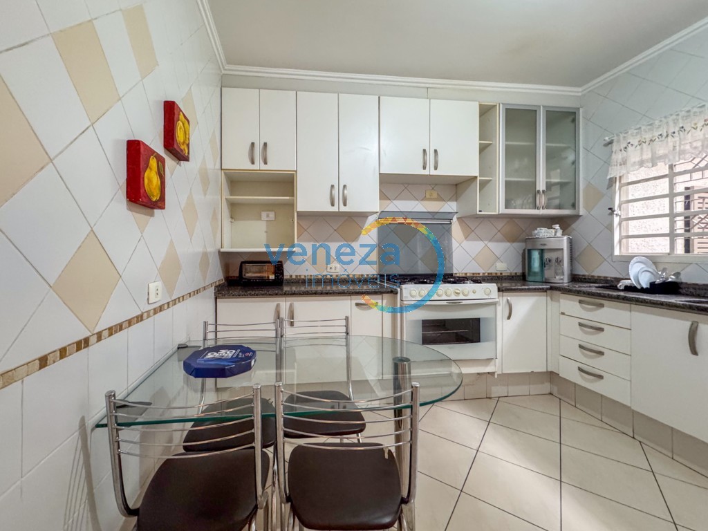 Casa Residencial à venda no bairro Higienopolis de Londrina com 150.96m<sup>2</sup> útil, 3 quartos, 2 vagas de garagem