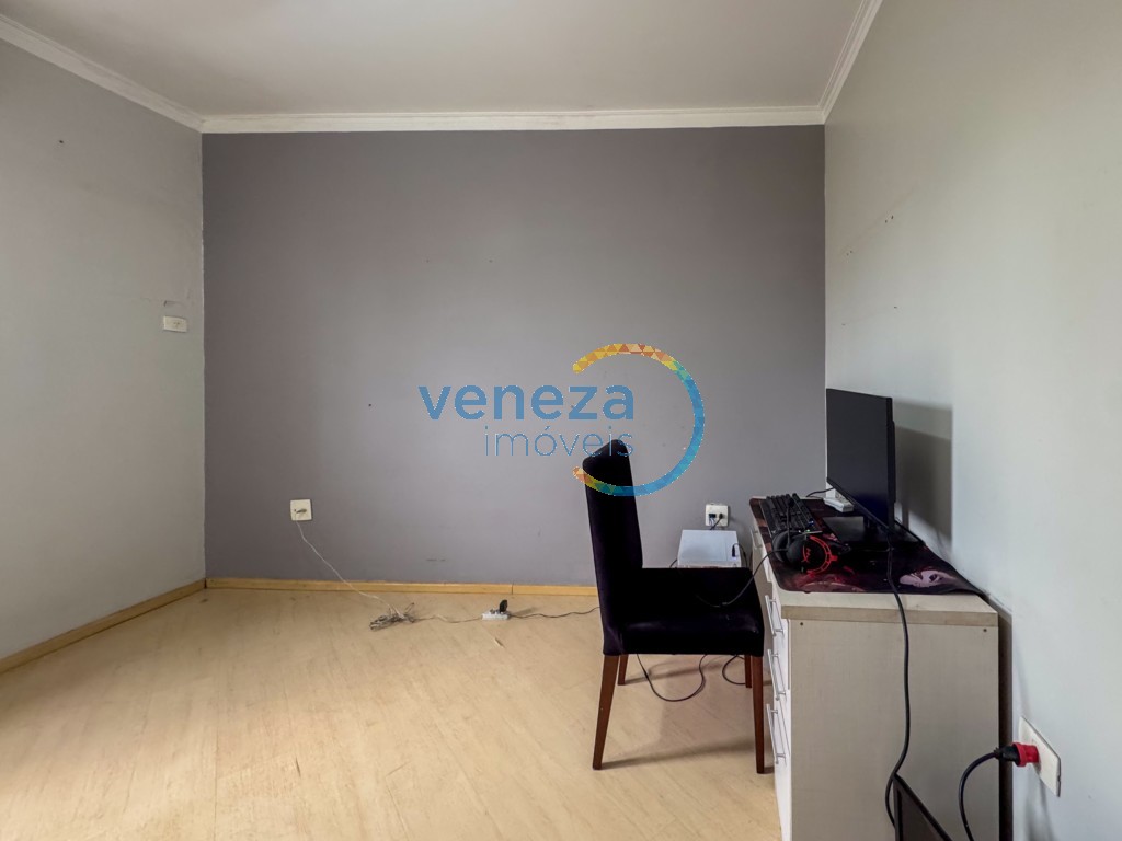 Casa Residencial à venda no bairro Higienopolis de Londrina com 150.96m<sup>2</sup> útil, 3 quartos, 2 vagas de garagem